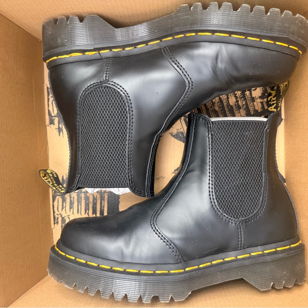 Dr. Martens 2976 Bex Smooth Leather Chelsea Boot